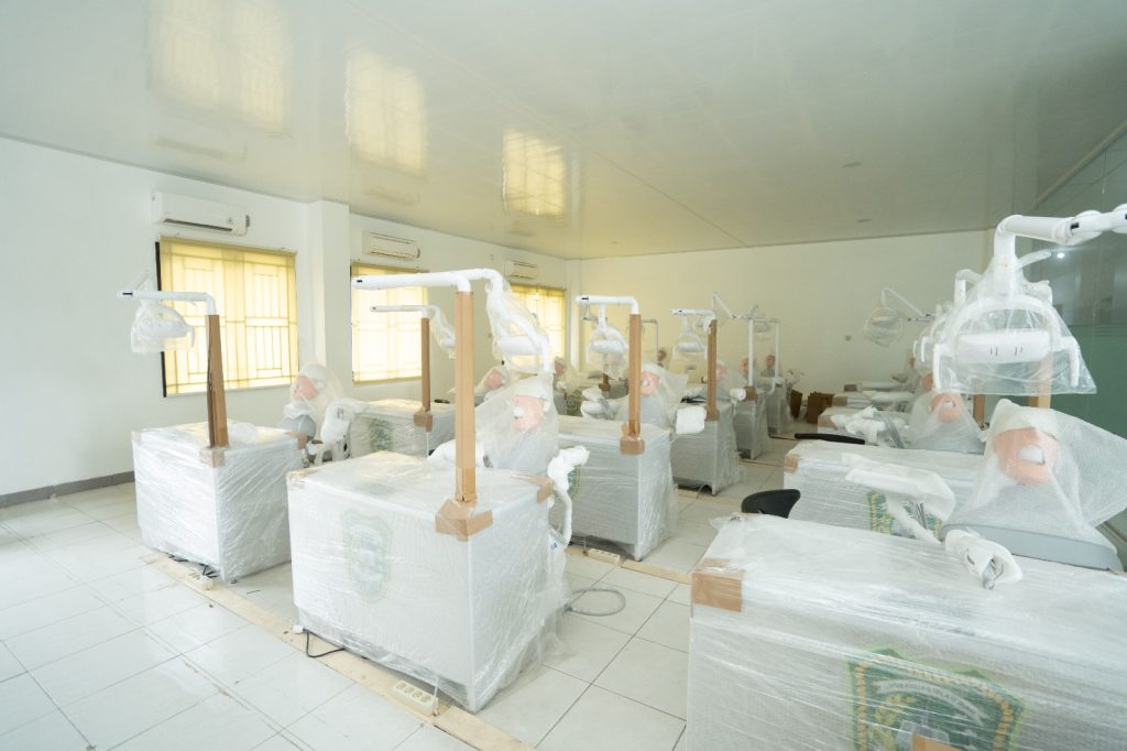 Skill Labs (Dental Simulator)